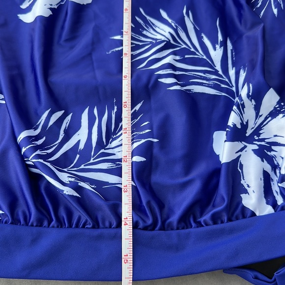 Unknown Brand, Women’s size small, Blue Floral Pattern, Tankini swim top - Picture 8 of 10